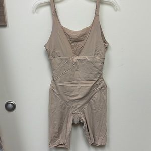 Maidenform short/body suit